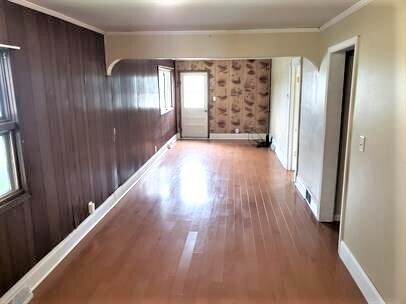 Building Photo - 551 Milkyway St S