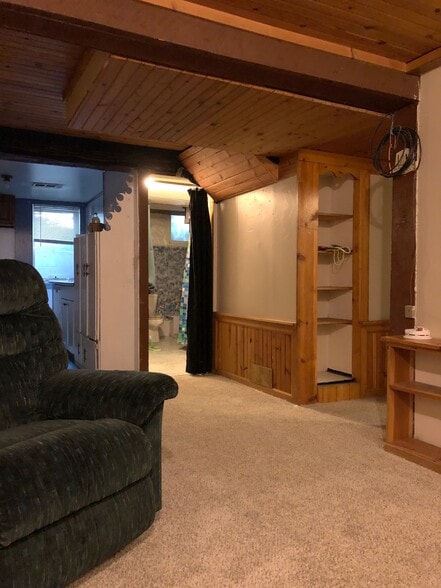 additional Storage - 22 W Bloomingdale St