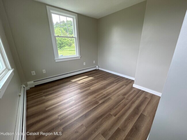 Building Photo - 173 S Amenia Rd
