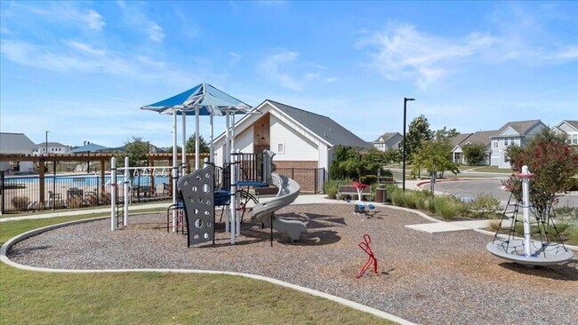 Building Photo - 301 Chesterfield Dr