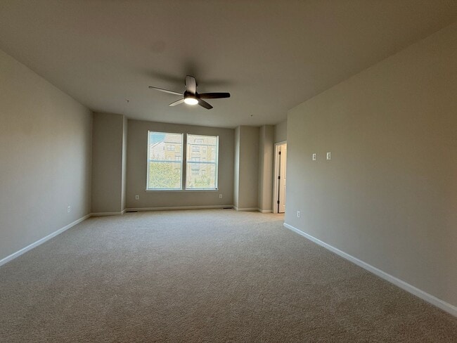 Building Photo - 6711 Belcrest Rd