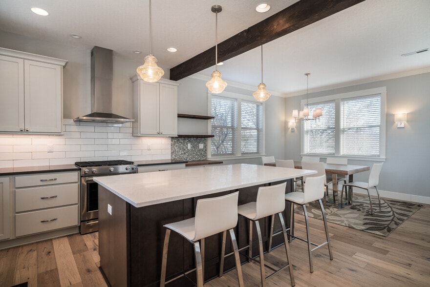 kitchen - 1605 SE Yukon St