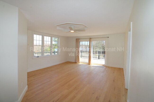 Building Photo - 94 Lakeshore Dr