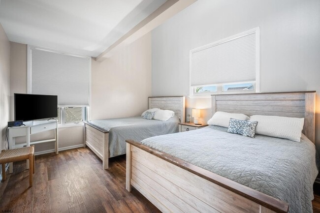 Building Photo - 10 Explorer Rd