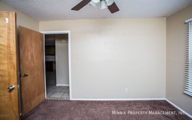 Building Photo - 4800 Dentcrest Dr