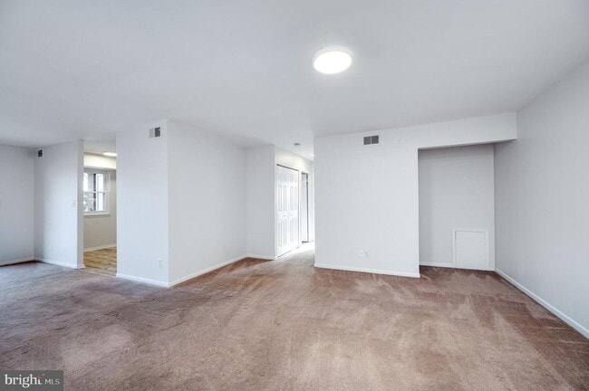 Building Photo - 2912 State Hill Rd