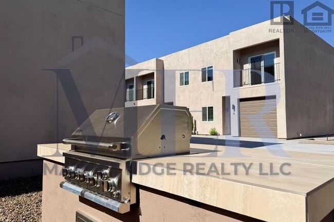 Building Photo - 3Bed/2.5Bath House in Sedona! FIRST MONTH ...