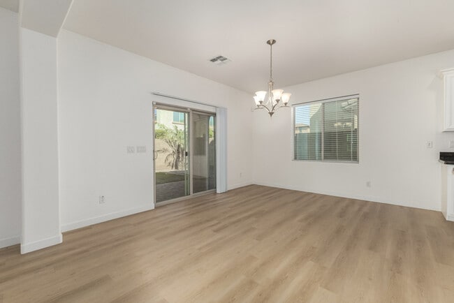 Building Photo - 2972 E Shannon St