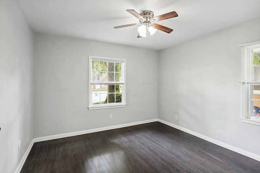 Building Photo - 1268 Eastland Rd SE