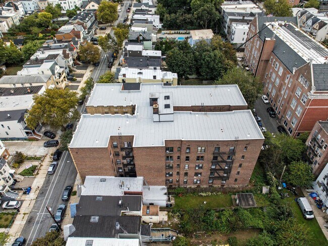 Building Photo - 429 Fairmount Ave