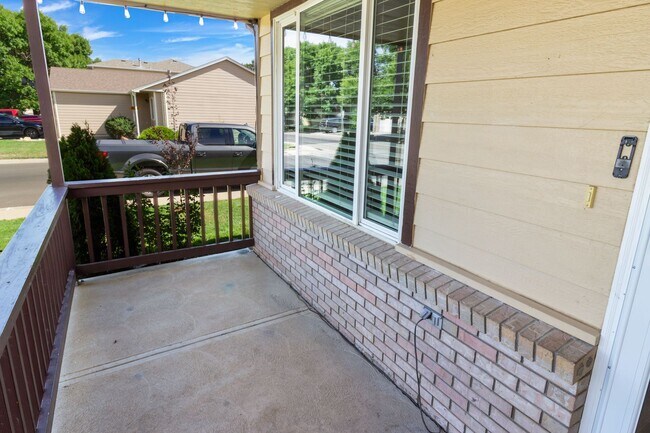 Building Photo - 2488 Sapphire St