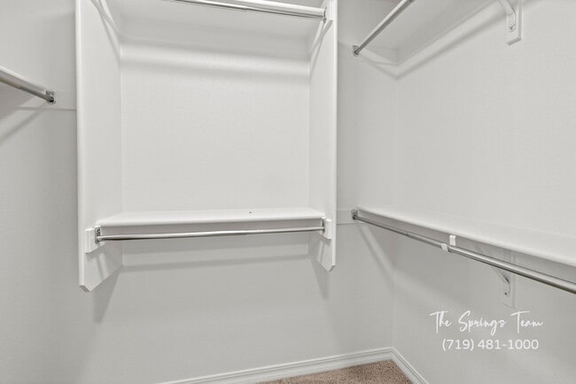 Building Photo - Luxury 5-Bedroom Home in the Award-Winning...