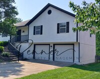 Building Photo - 2121 SW Sterling Dr