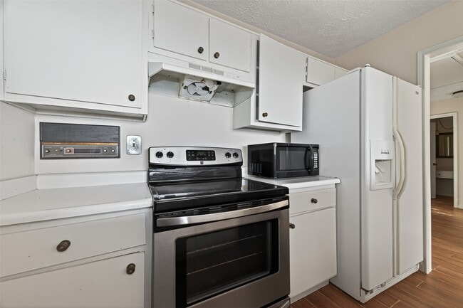 Building Photo - 10913 Bexley Dr
