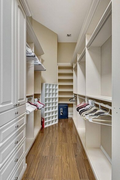 Building Photo - 9315 Via Classico W