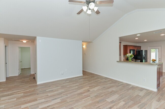 Building Photo - 4022 Mt Everest Way