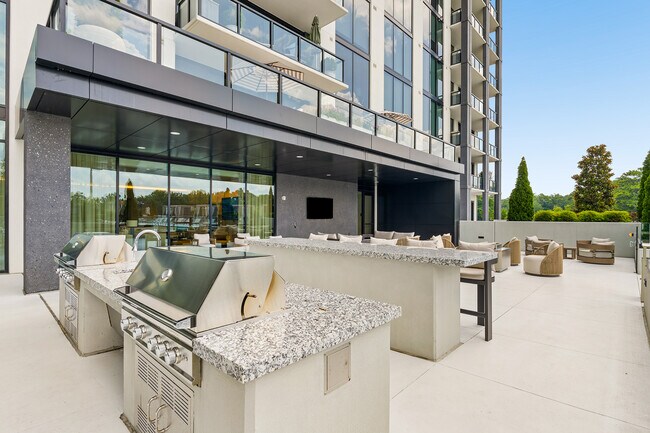 Building Photo - 2425 Peachtree Rd NE