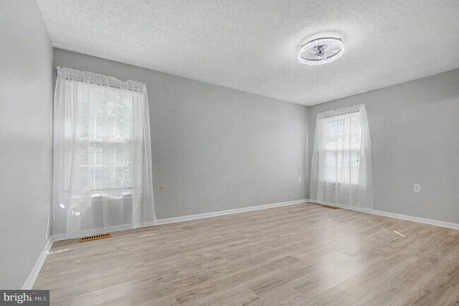 Building Photo - 2615 Point Lookout Cove