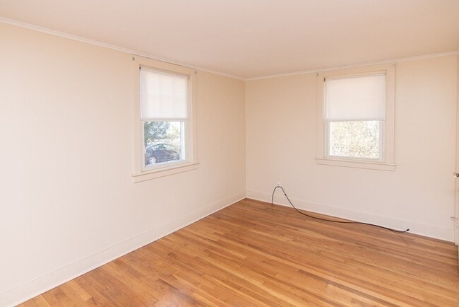 Building Photo - 98 Hillcrest Dr