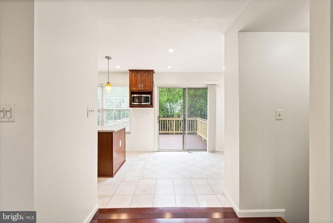 Building Photo - 11070 Clovertree Ct