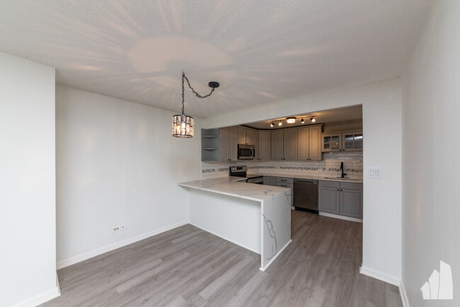 Building Photo - 1415 N Dearborn St