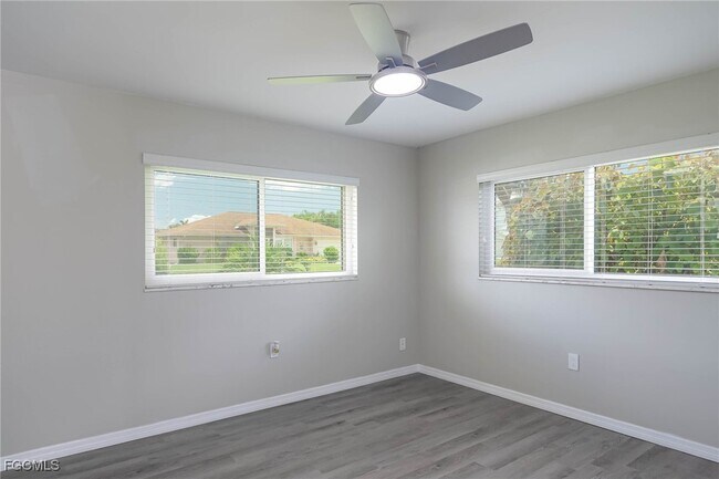 Building Photo - 409 SW 44th St