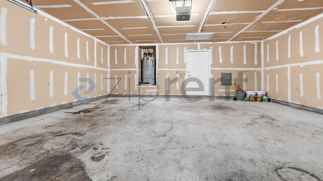 Building Photo - Unit