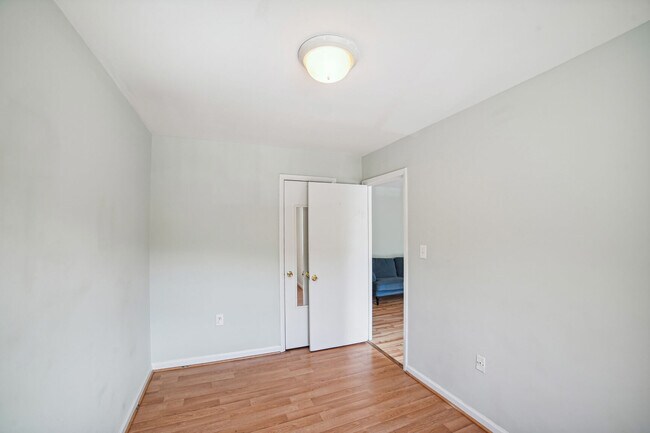 Building Photo - 12200 Braxfield Ct