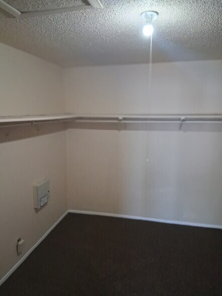 Building Photo - 874 Fillmore Dr