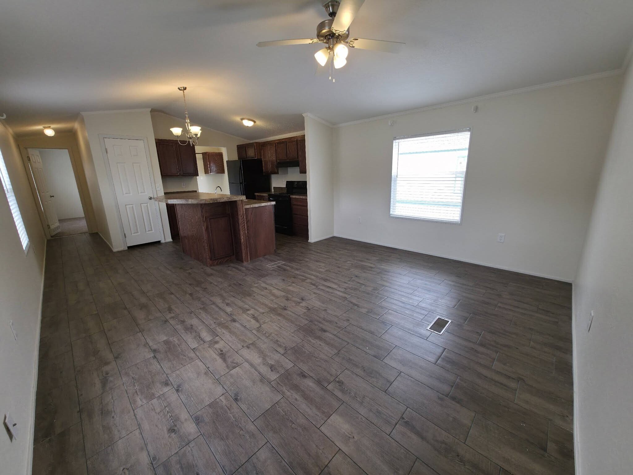 Building Photo - 1309 W Plum St