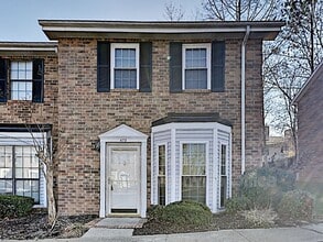 Building Photo - 473 Claircrest Dr