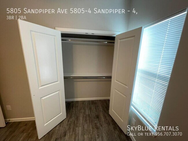 Building Photo - 5805 Sandpiper Ave