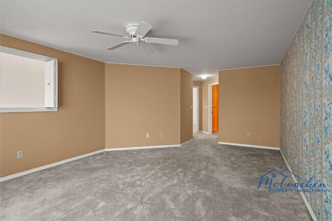 Building Photo - 486 Lori Ln