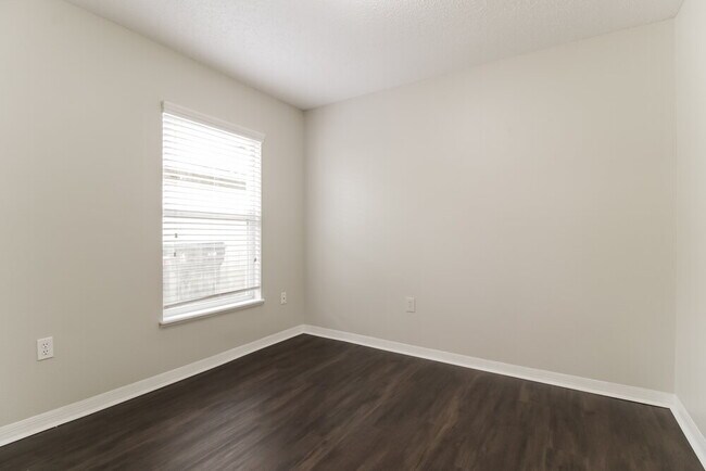 Building Photo - 12738 Parkbury Dr