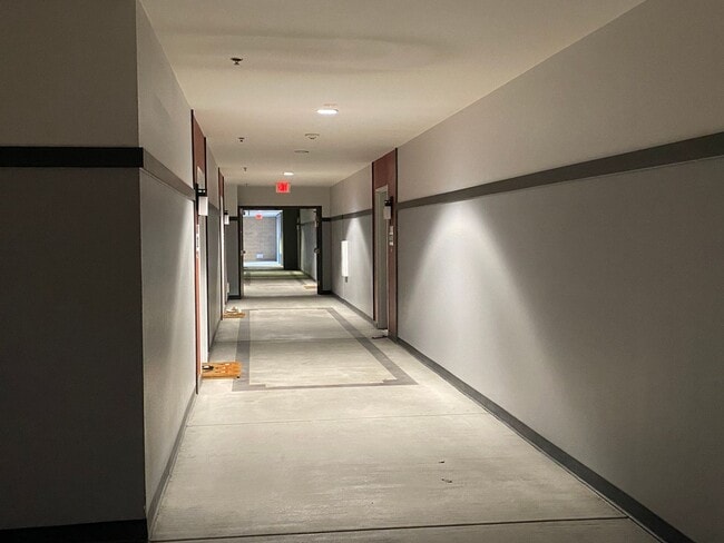 Building Photo - Anaheim Stadium Lofts - 1 Bedroom