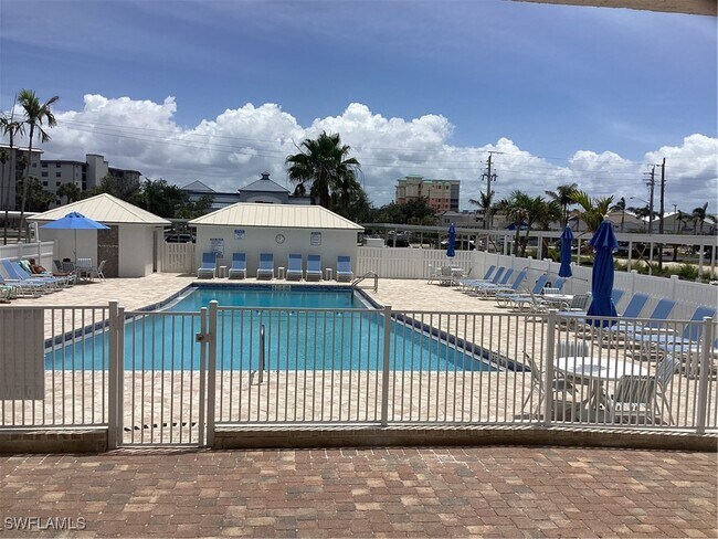 Building Photo - 6900 Estero Blvd