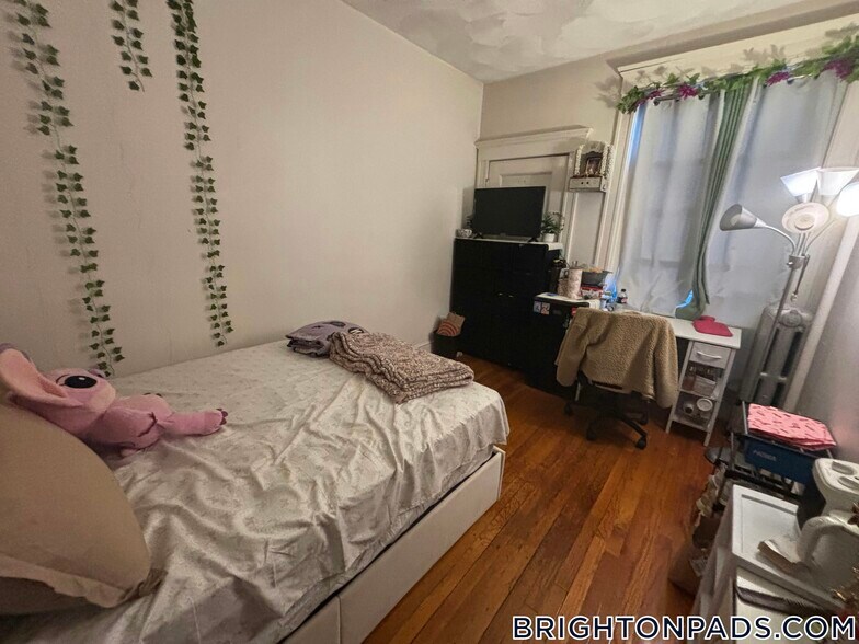 Building Photo - 17 Cummings Rd