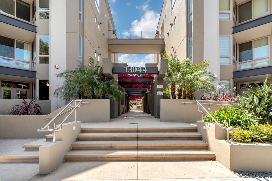 Front building facade - 13044 Pacific Promenade