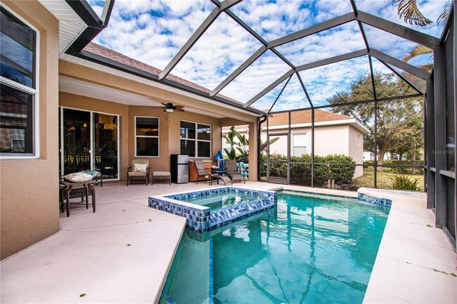 Building Photo - 275 Dahlia Ct