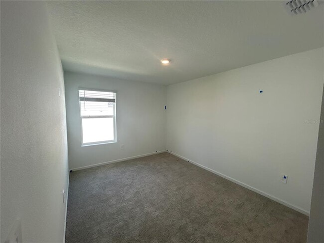 Building Photo - 3084 NE 38th St
