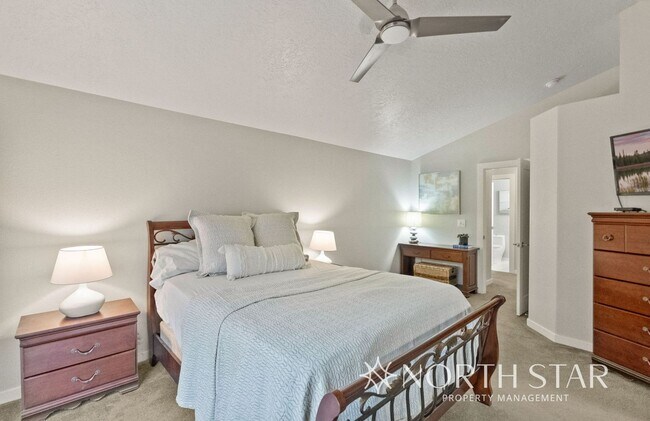 Building Photo - Modern and Spacious 3 bed/2 bath
