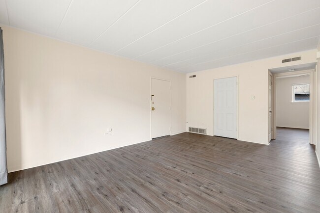 Building Photo - 3145 Bernice Rd
