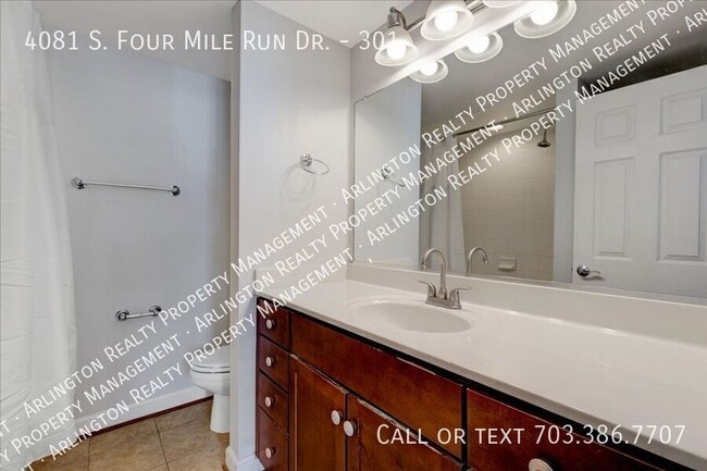 Building Photo - 4081 S Four Mile Run Dr