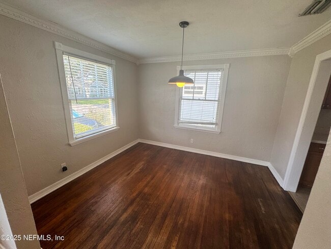 Building Photo - 4050 Dellwood Ave