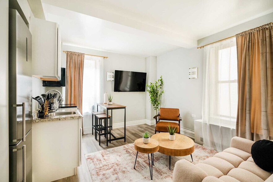 Building Photo - 234 W 73rd St