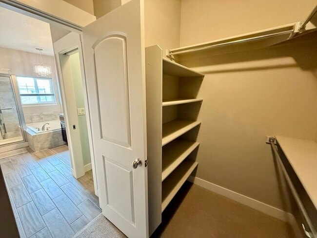 Building Photo - This townhome-style condo truly has it all!