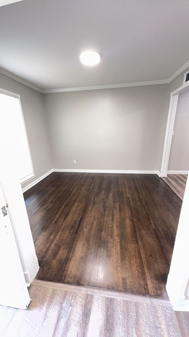 Building Photo - Beautifully Updated 4 bedroom 2 bath home - Open to Section 8