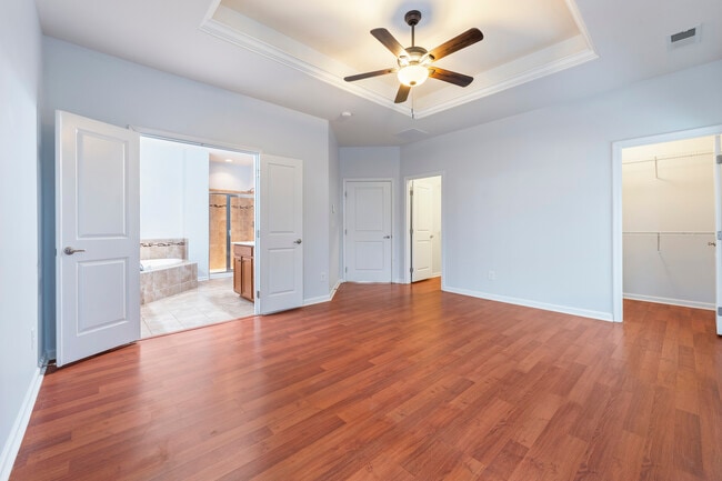 Building Photo - 586 Harrison Dr NW