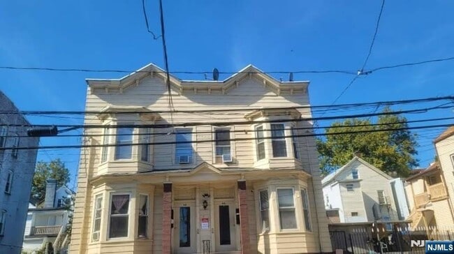 Building Photo - 86 Stone St