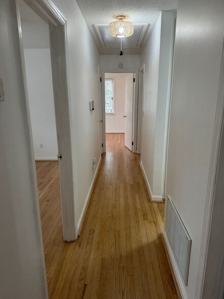 Building Photo - 2522 Stonehenge Dr